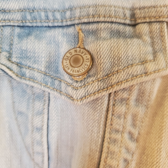 🍂🍁🍂Old Navy light wash jean jacket. X-small.Fall.POCKETS! 2 inside 2 outside. - Picture 5 of 14